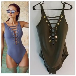 NWT Bleu Rod Beattie Deep Plunge One Piece